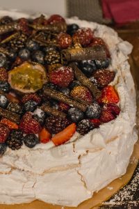 A delicious pavlova cake