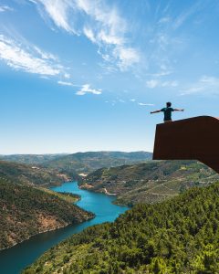 Miradouro do Ujo is one of the places you can't miss in the Douro region